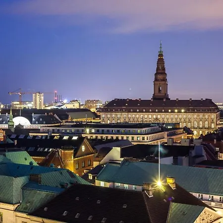 Spacious Centrally Located In Cph's Old Town