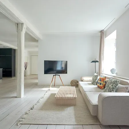 Spacious Centrally Located In Cph's Old Town Apartment *