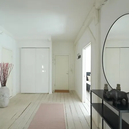Spacious Centrally Located In Cph's Old Town Apartment