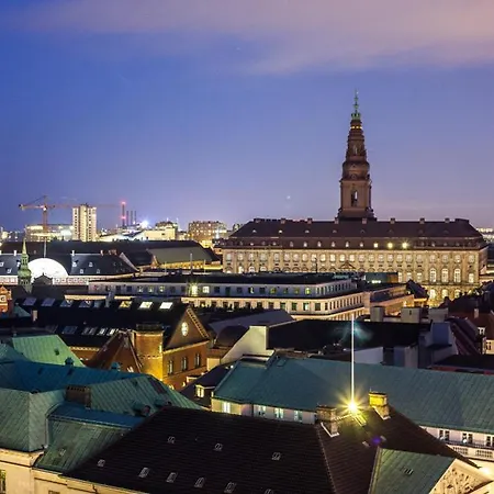 Spacious Centrally Located In Cph's Old Town