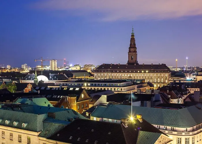 Spacious Centrally Located In Cph's Old Town