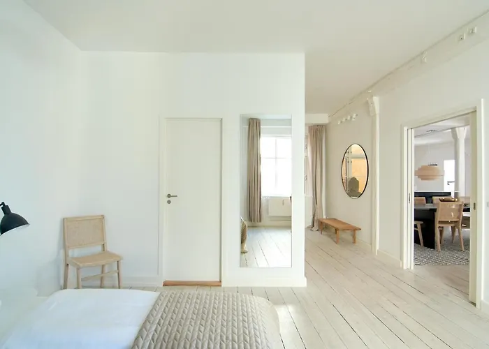Spacious Centrally Located In Cph's Old Town