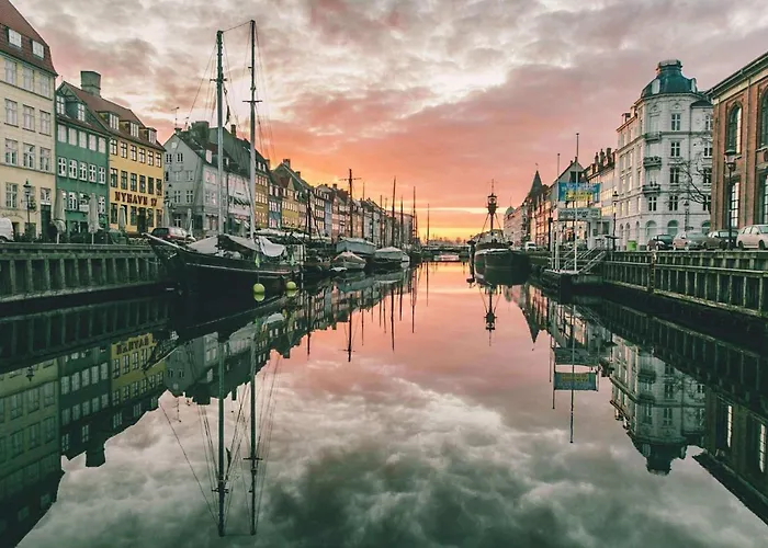 Spacious Centrally Located In Cph's Old Town Apartamento