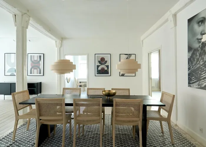 Spacious Centrally Located In Cph's Old Town